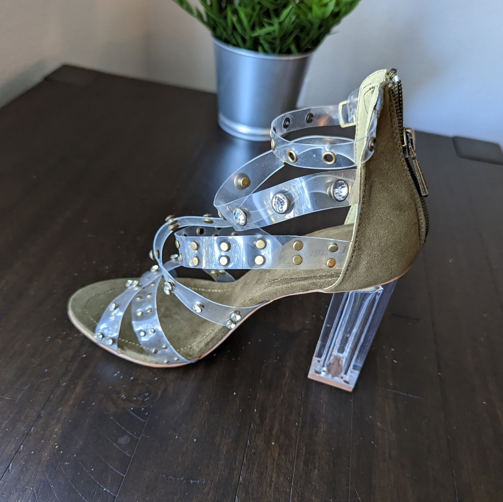 Studed Sandal
